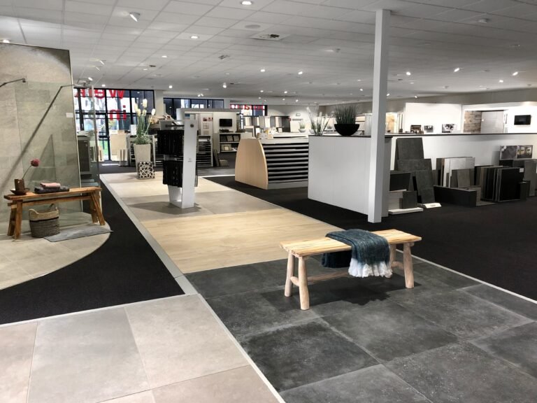 Tegelshowroom Julius van der Werf Groningen partner Montagebedrijf Horlings